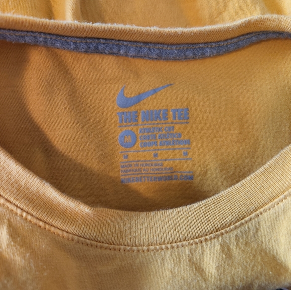 Nike MLB PITTSBURGH PIRATES We Are Family T-Shirt Size M - Picture 3 of 5